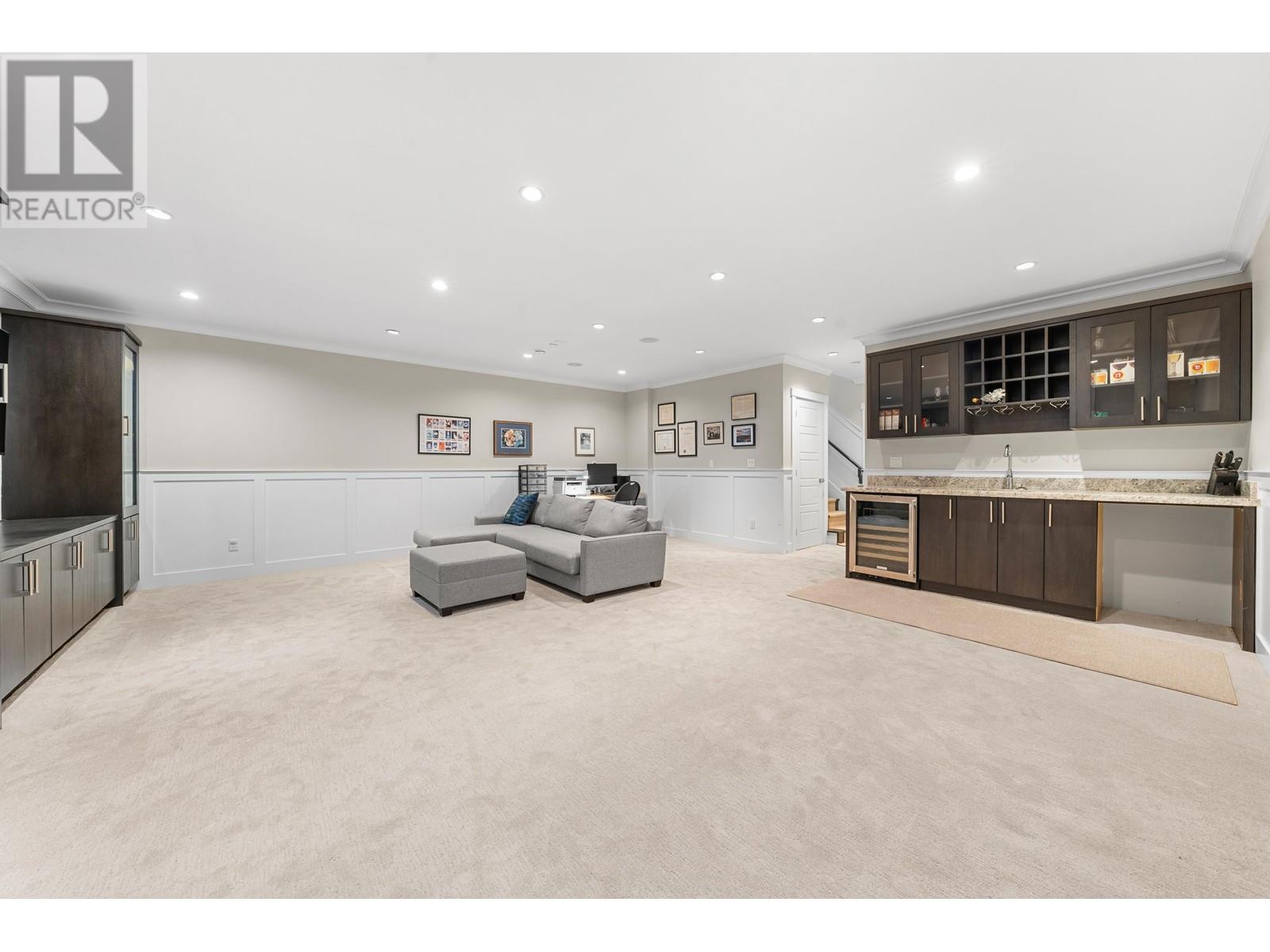 415 W 16th Street, North Vancouver, British Columbia  V7M 1V1 - Photo 26 - R2975090