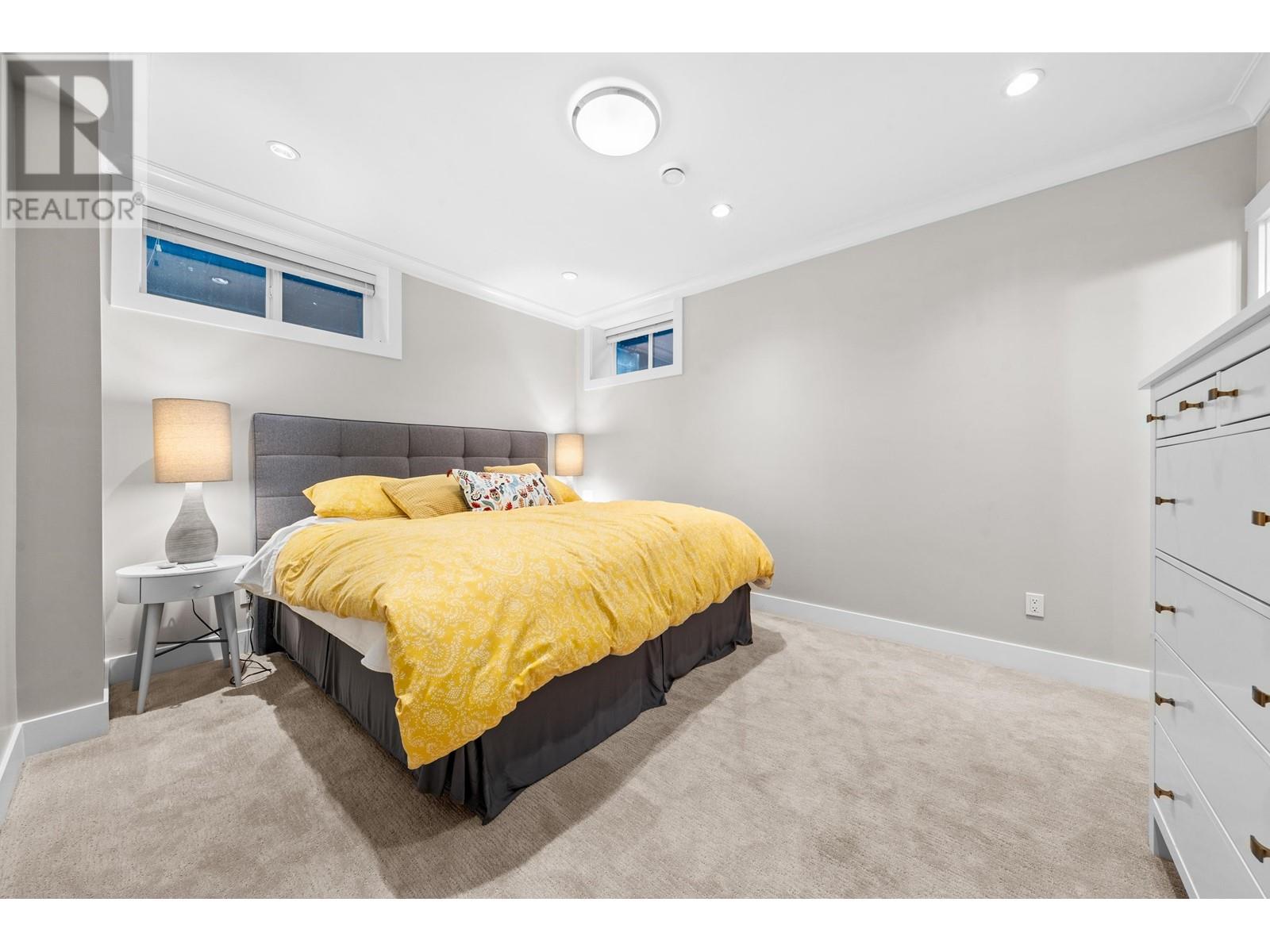 415 W 16th Street, North Vancouver, British Columbia  V7M 1V1 - Photo 27 - R2975090