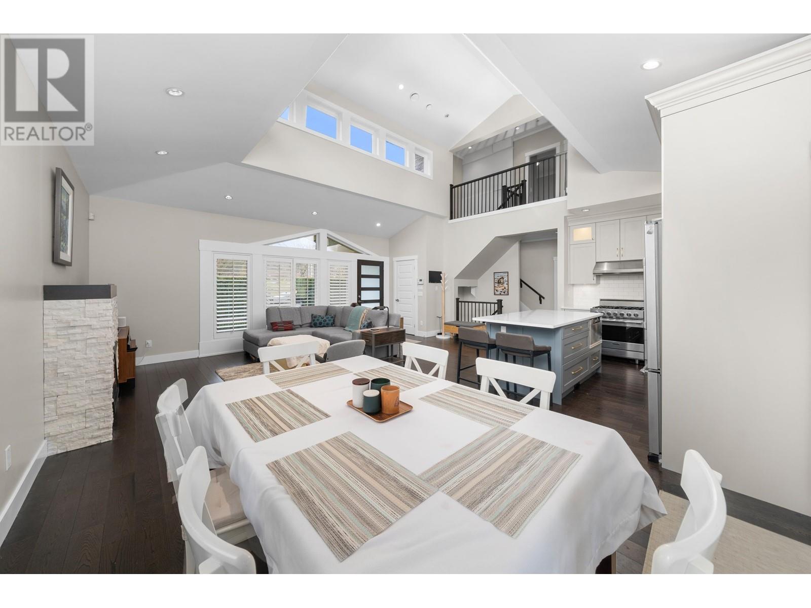 415 W 16th Street, North Vancouver, British Columbia  V7M 1V1 - Photo 8 - R2975090