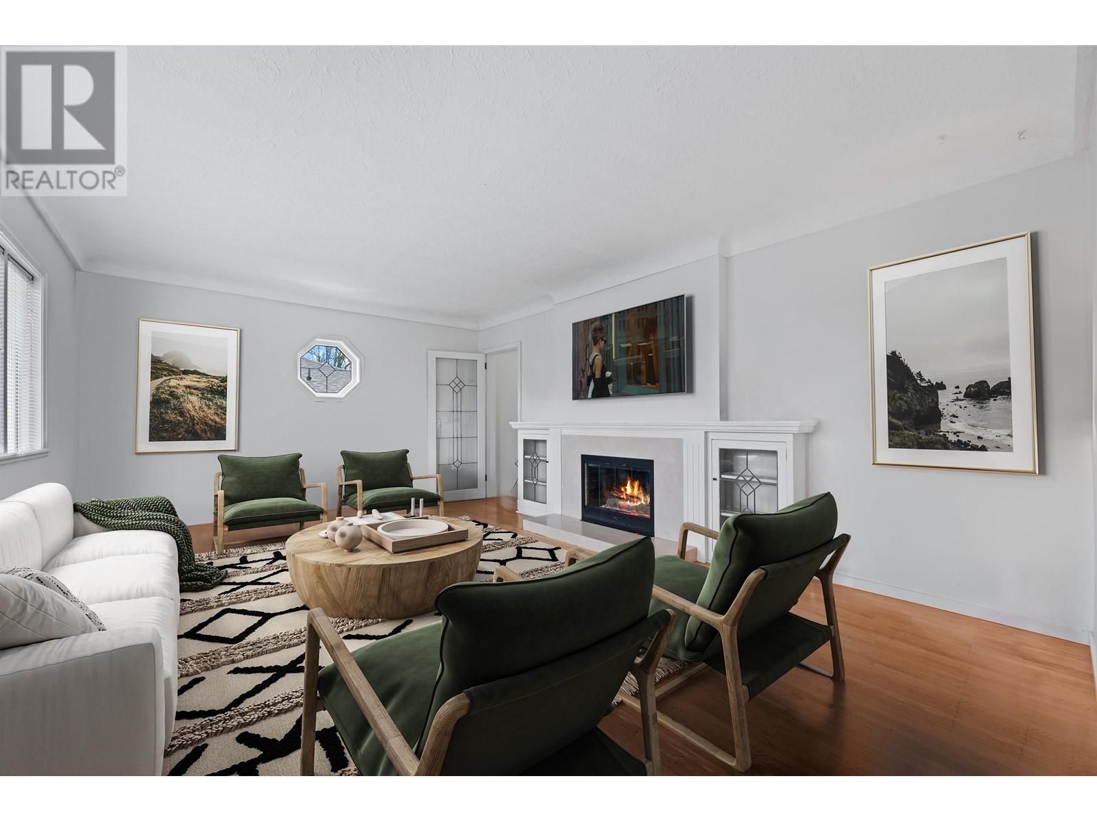 Property at 2187 KINGS AVENUE image 4