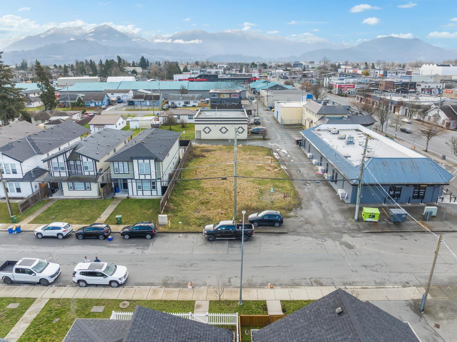 46004 Fourth Avenue, Chilliwack Downtown, Chilliwack, British Columbia  V2P 1N1 - Photo 1 - C8067265