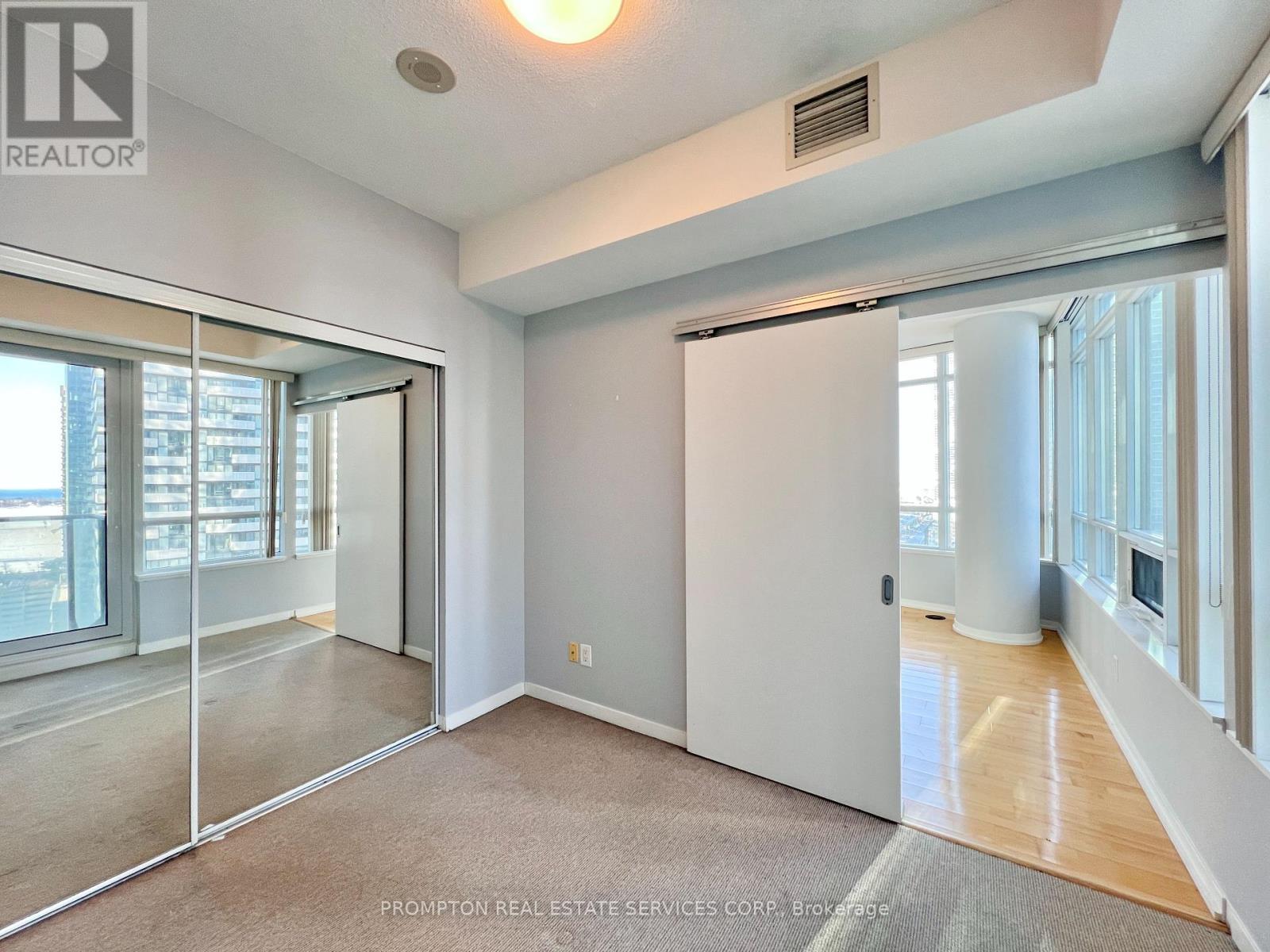 1910 - 65 Bremner Boulevard, Toronto, Ontario  M5J 0A7 - Photo 15 - C12007829