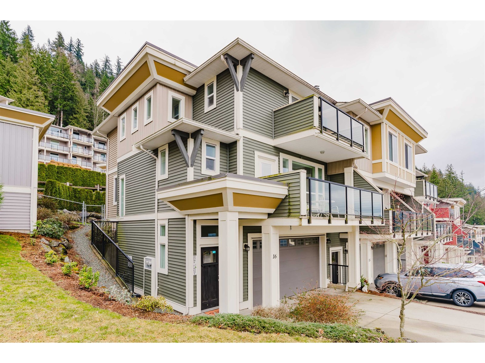 Property at 16 6026 LINDEMAN STREET image 1
