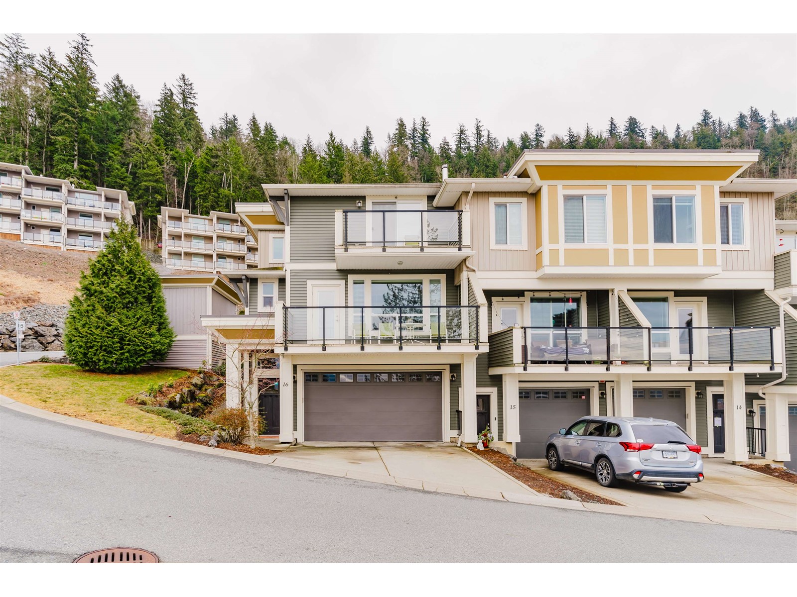 Property at 16 6026 LINDEMAN STREET image 2