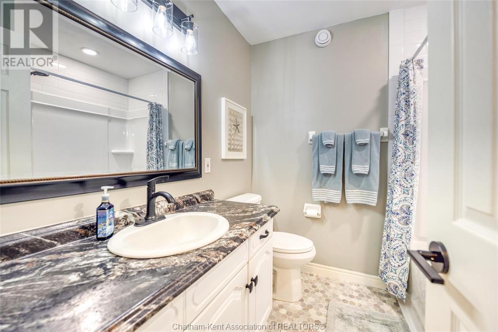 2 Piccadilly Court, Wallaceburg, Ontario  N8A 5A4 - Photo 18 - 25002983