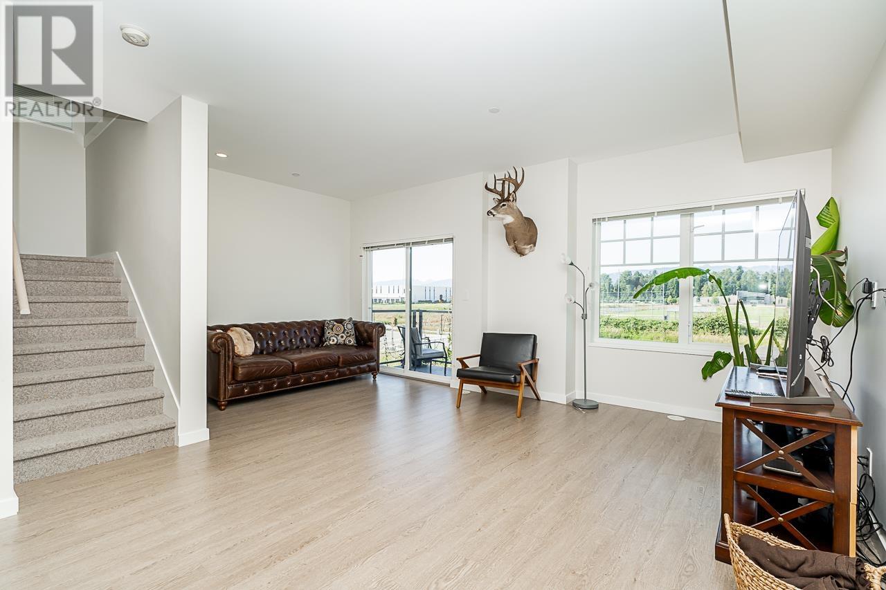 130 19451 Sutton Avenue, Pitt Meadows, British Columbia  V3Y 0G6 - Photo 6 - R2971547