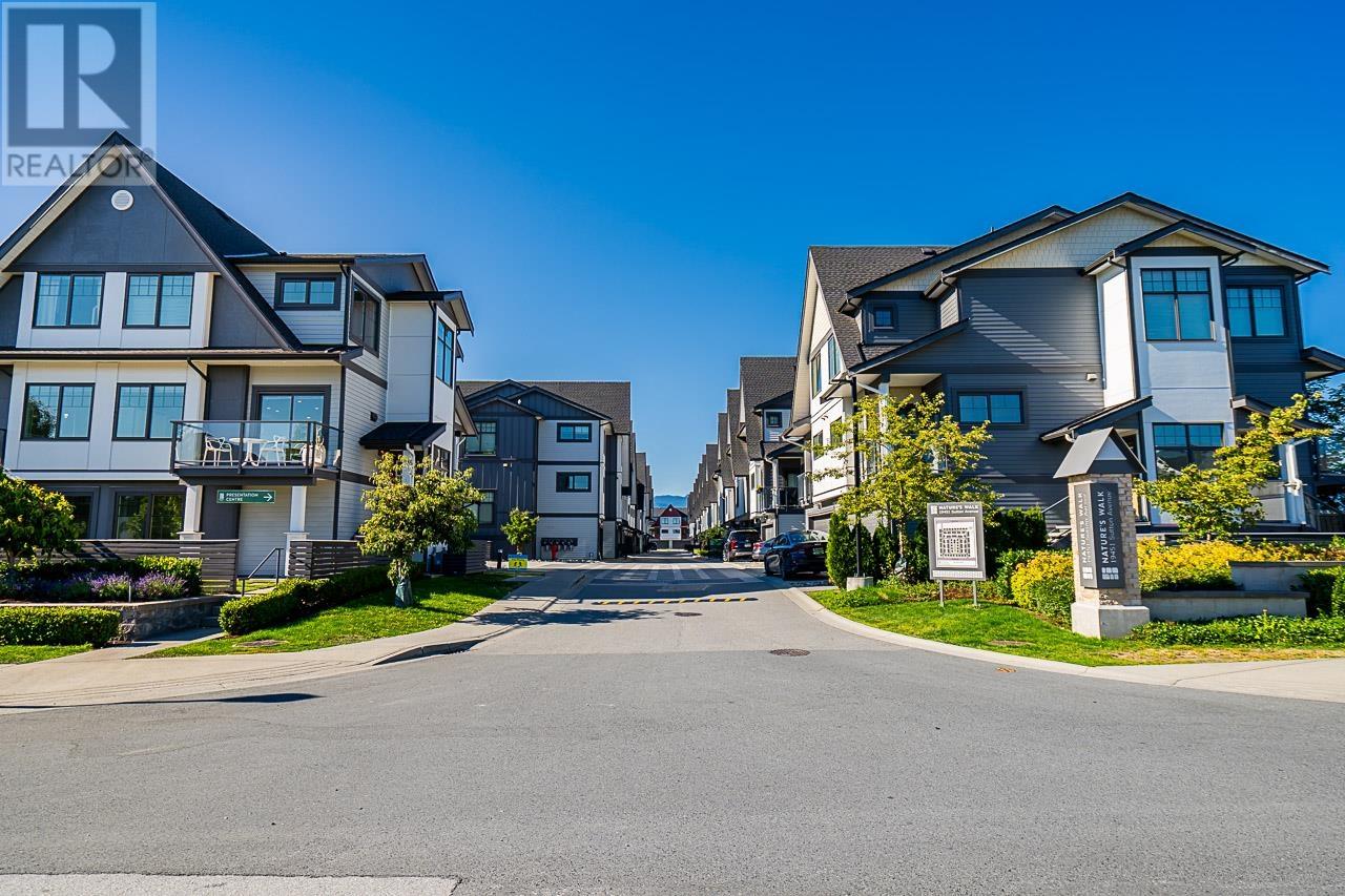 130 19451 Sutton Avenue, Pitt Meadows, British Columbia  V3Y 0G6 - Photo 3 - R2971547