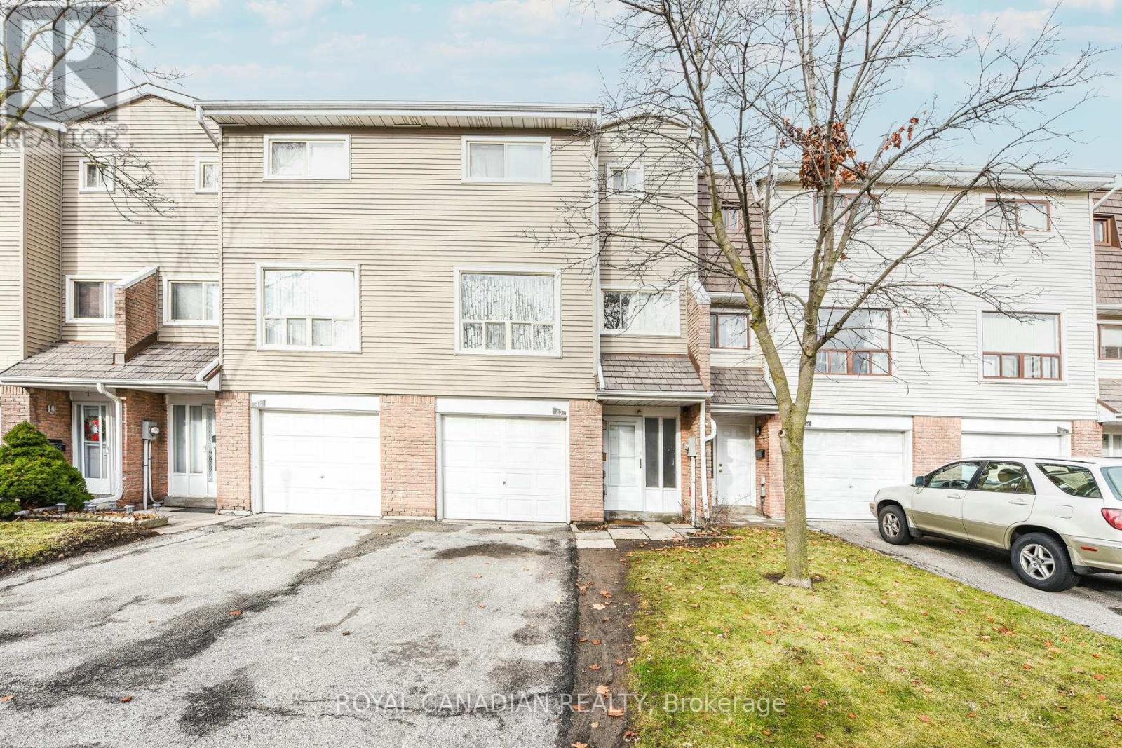 Property at 47 - 47 ELLIS DRIVE N image 1