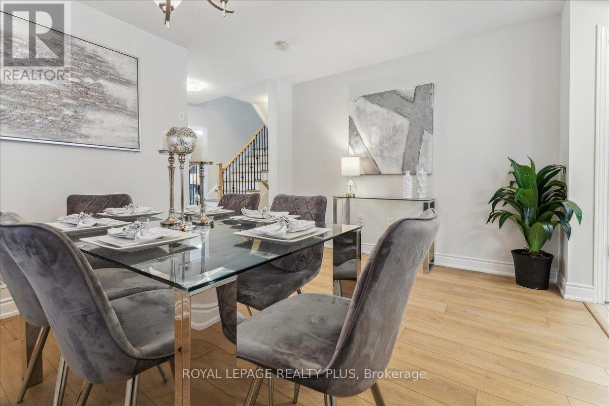 Property at 337 LANDSBOROUGH AVENUE image 4