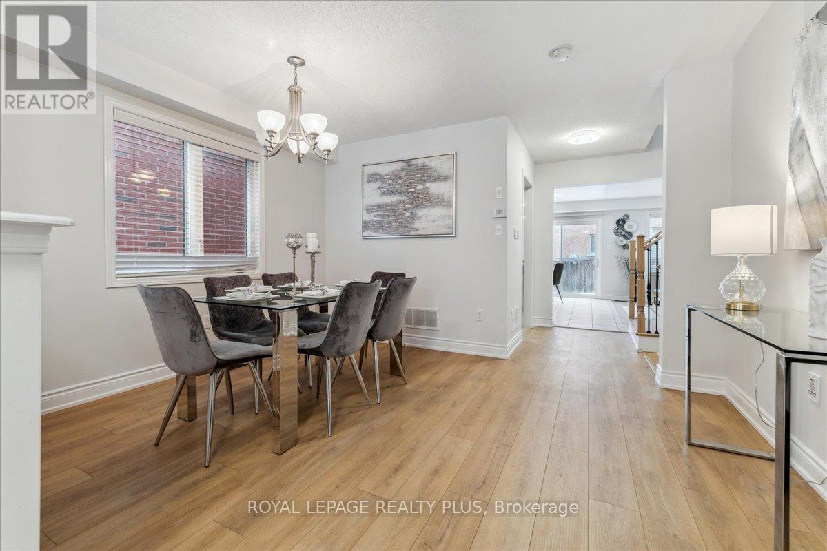 Property at 337 LANDSBOROUGH AVENUE image 5