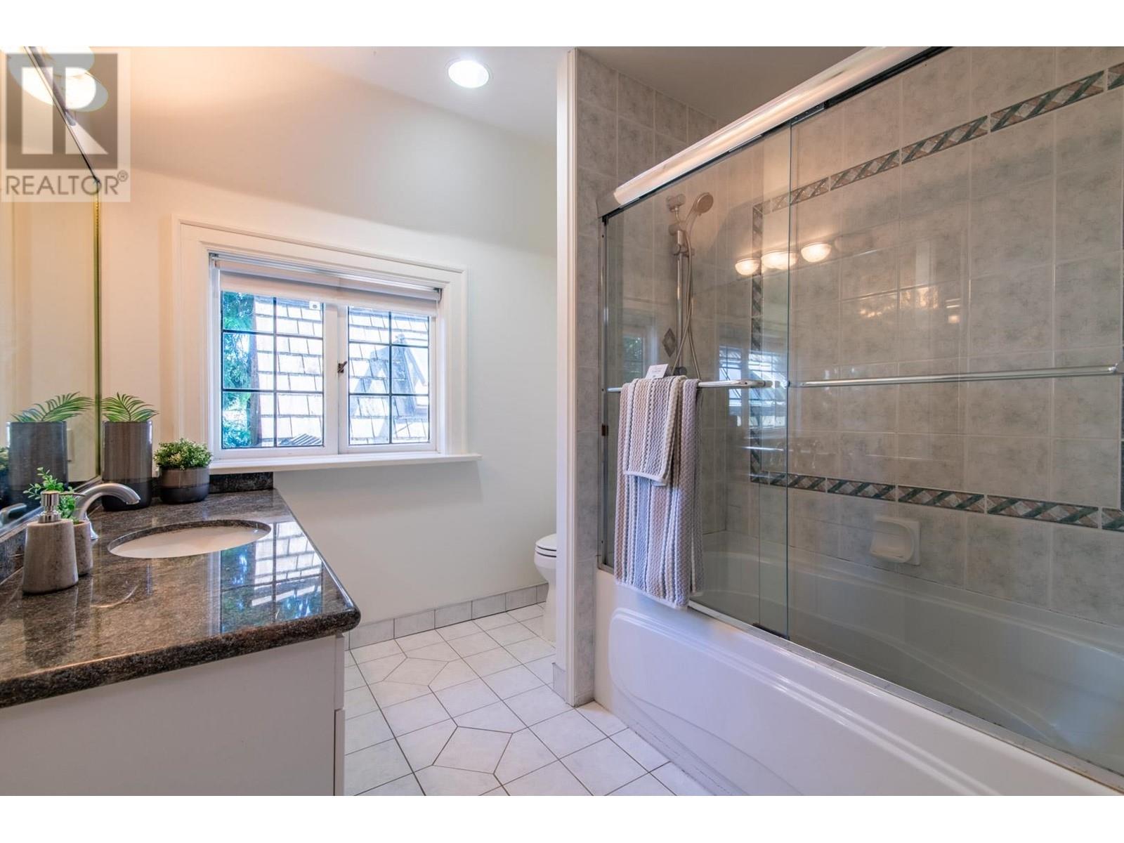 6187 Macdonald Street, Vancouver, British Columbia  V6N 1E7 - Photo 19 - R2974346