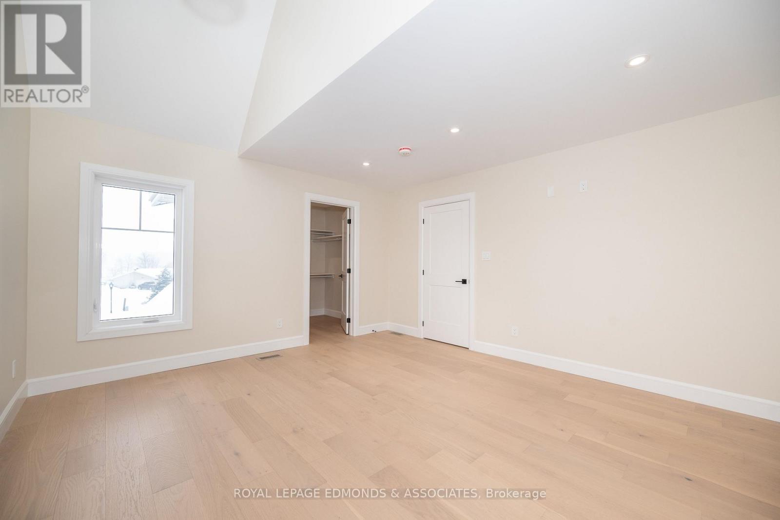 14 Fairway Drive N, Petawawa, Ontario  K8A 8N2 - Photo 31 - X12007027