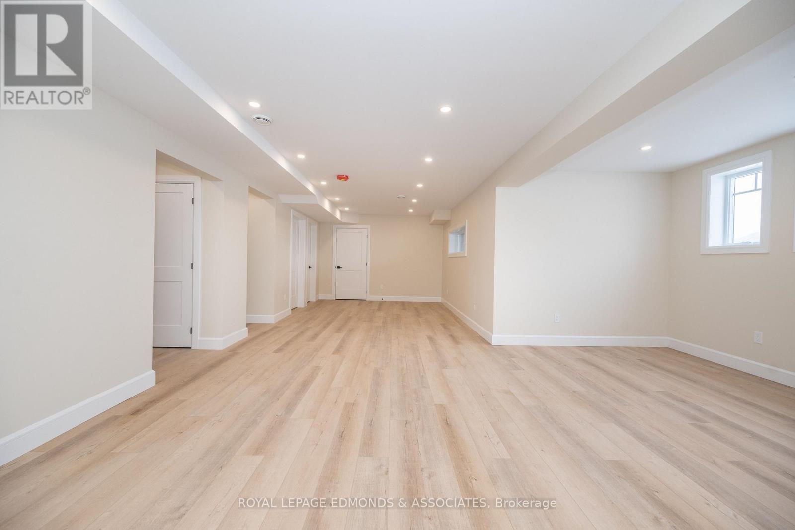 14 Fairway Drive N, Petawawa, Ontario  K8A 8N2 - Photo 36 - X12007027