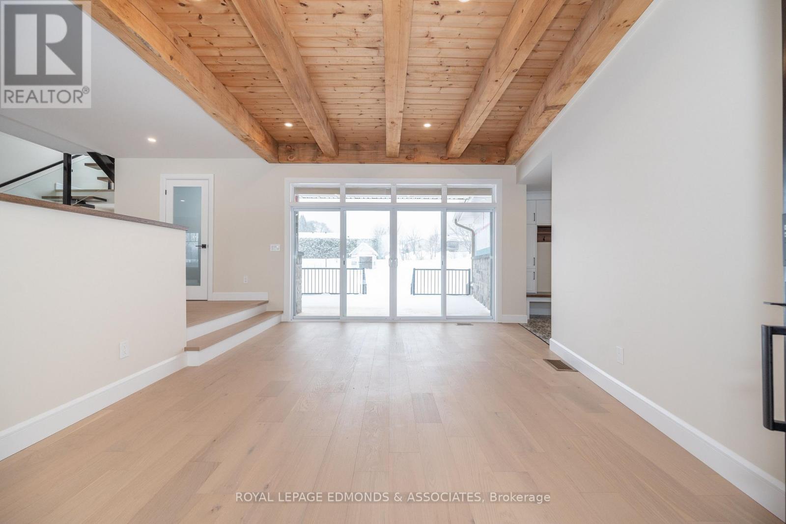 14 Fairway Drive N, Petawawa, Ontario  K8A 8N2 - Photo 6 - X12007027