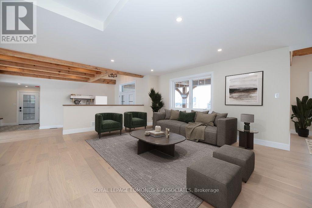 14 Fairway Drive N, Petawawa, Ontario  K8A 8N2 - Photo 8 - X12007027