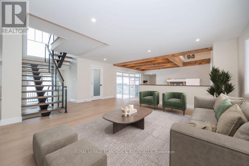 14 Fairway Drive N, Petawawa, Ontario  K8A 8N2 - Photo 9 - X12007027