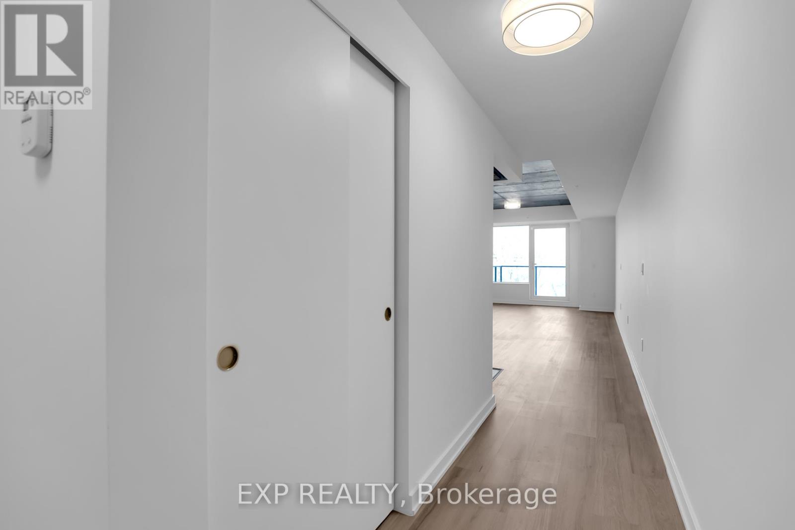 315 - 36 Robinson Avenue, Ottawa, Ontario  K1S 8N8 - Photo 2 - X12007980