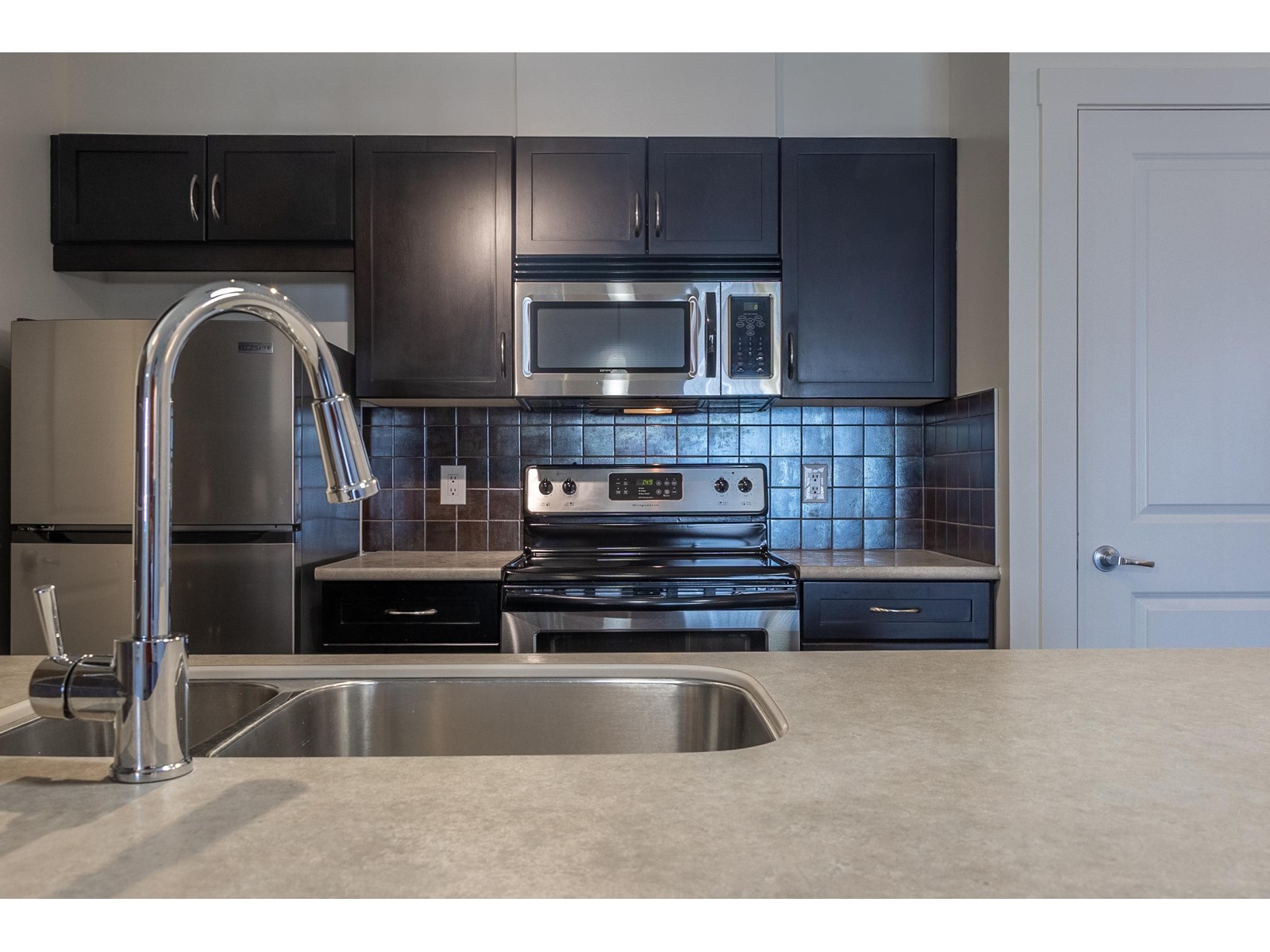 204 2038 Sandalwood Crescent, Abbotsford, British Columbia  V2S 3H6 - Photo 11 - R2974049