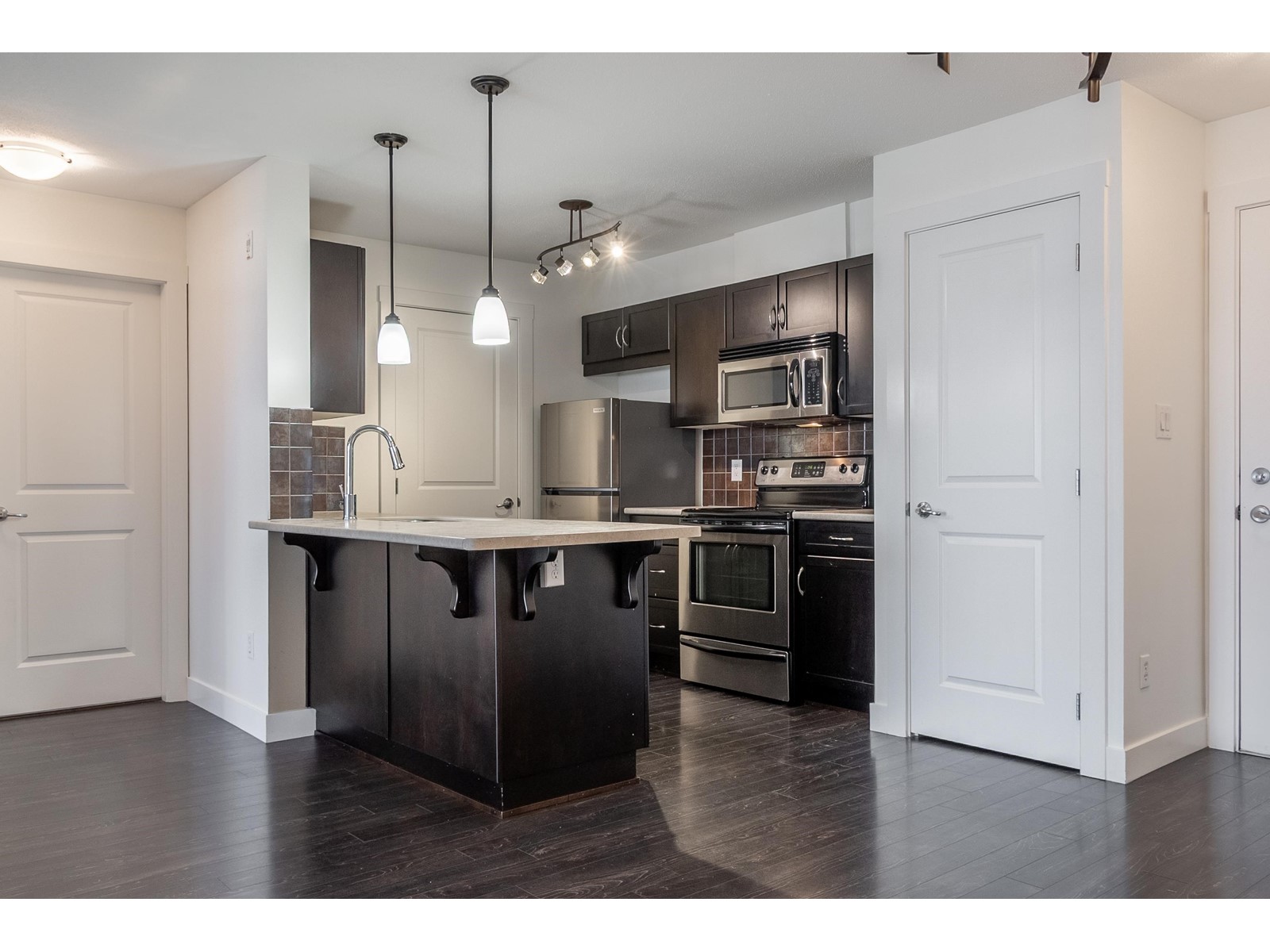 204 2038 Sandalwood Crescent, Abbotsford, British Columbia  V2S 3H6 - Photo 7 - R2974049