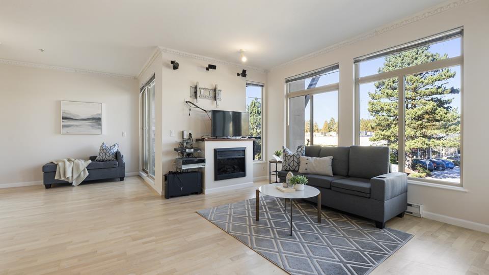 218 15380 102a Avenue, Surrey, British Columbia  V3R 0B3 - Photo 4 - R2975134