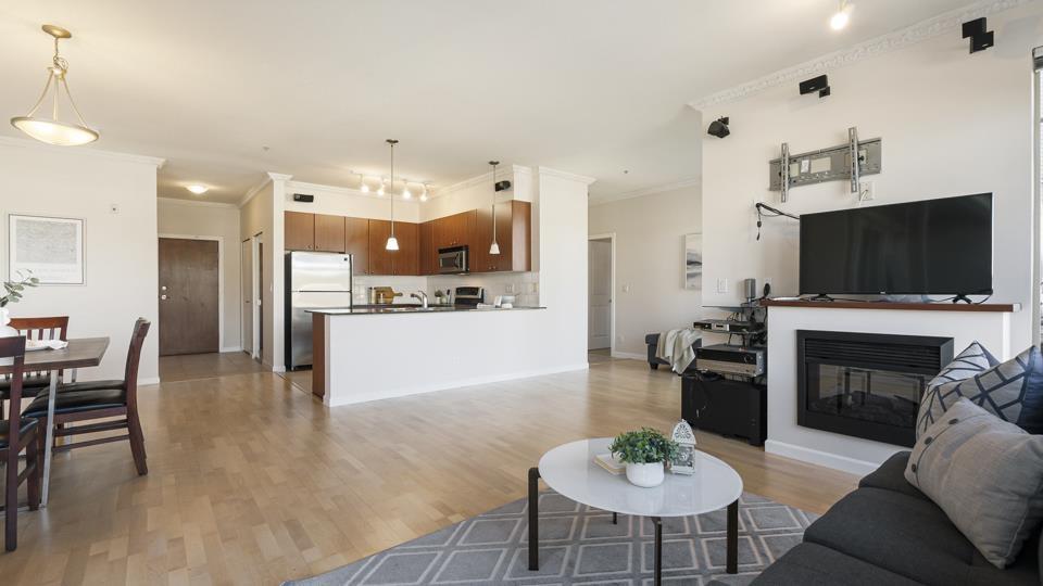 218 15380 102a Avenue, Surrey, British Columbia  V3R 0B3 - Photo 5 - R2975134