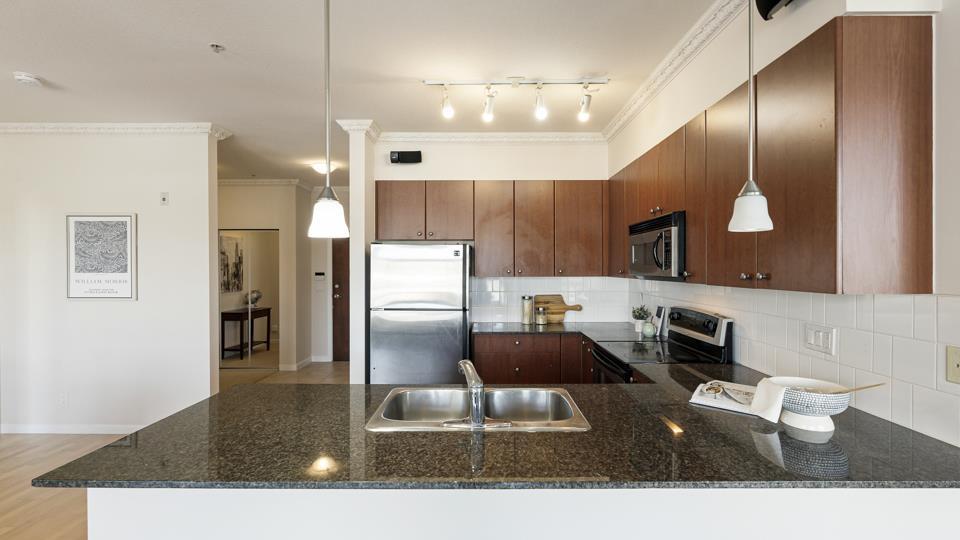 218 15380 102a Avenue, Surrey, British Columbia  V3R 0B3 - Photo 10 - R2975134
