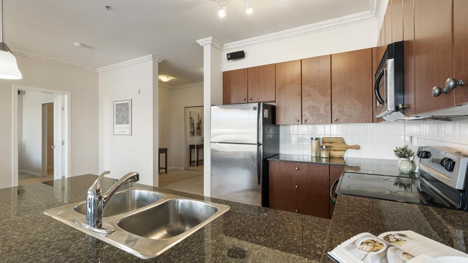 218 15380 102a Avenue, Surrey, British Columbia  V3R 0B3 - Photo 11 - R2975134