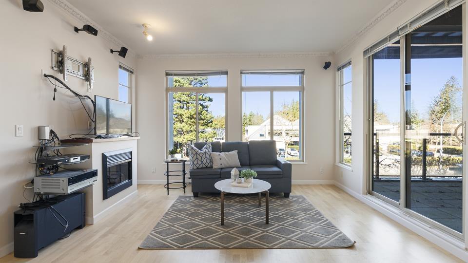 218 15380 102a Avenue, Surrey, British Columbia  V3R 0B3 - Photo 2 - R2975134