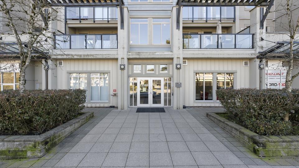 218 15380 102A AVENUE, Surrey, British Columbia