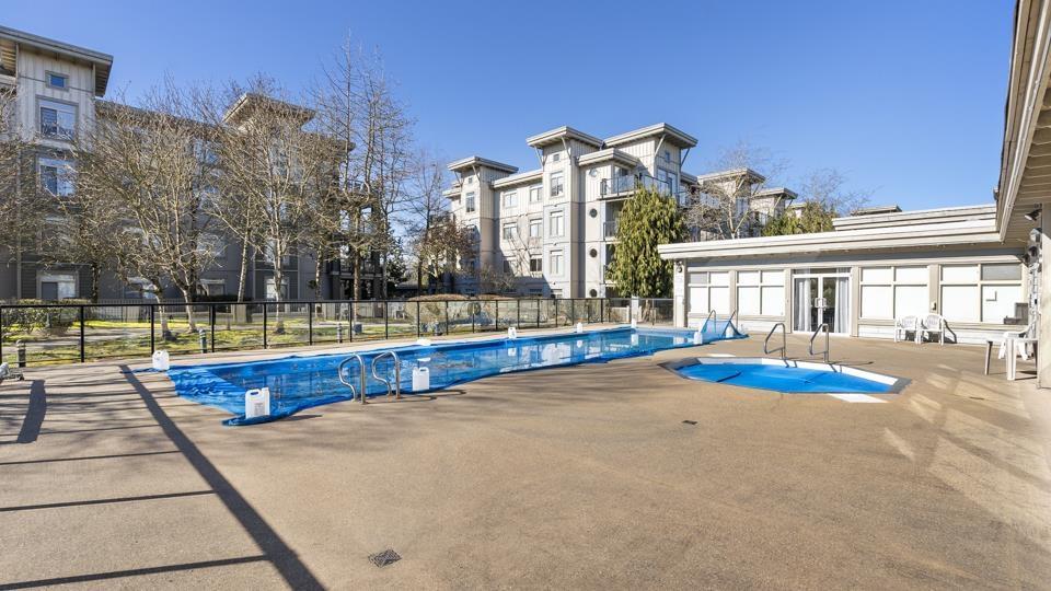 218 15380 102a Avenue, Surrey, British Columbia  V3R 0B3 - Photo 32 - R2975134