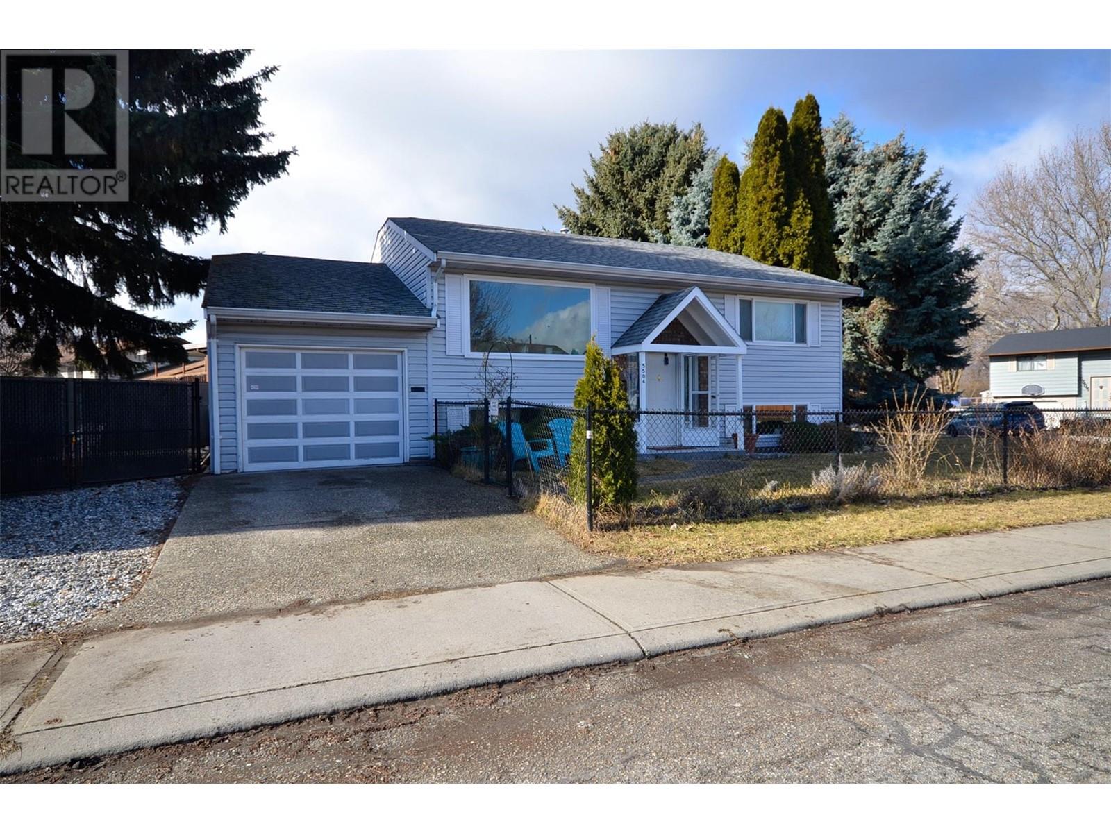 5504 South Vernon Place, Vernon, British Columbia