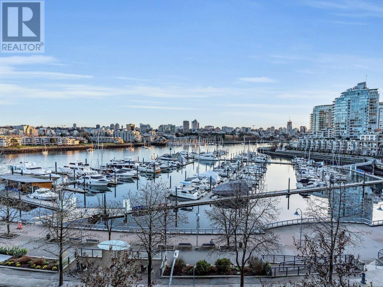 Listing Picture 5 of 37 : 702 1067 MARINASIDE CRESCENT, Vancouver / 溫哥華 - 魯藝地產 Yvonne Lu Group - MLS Medallion Club Member