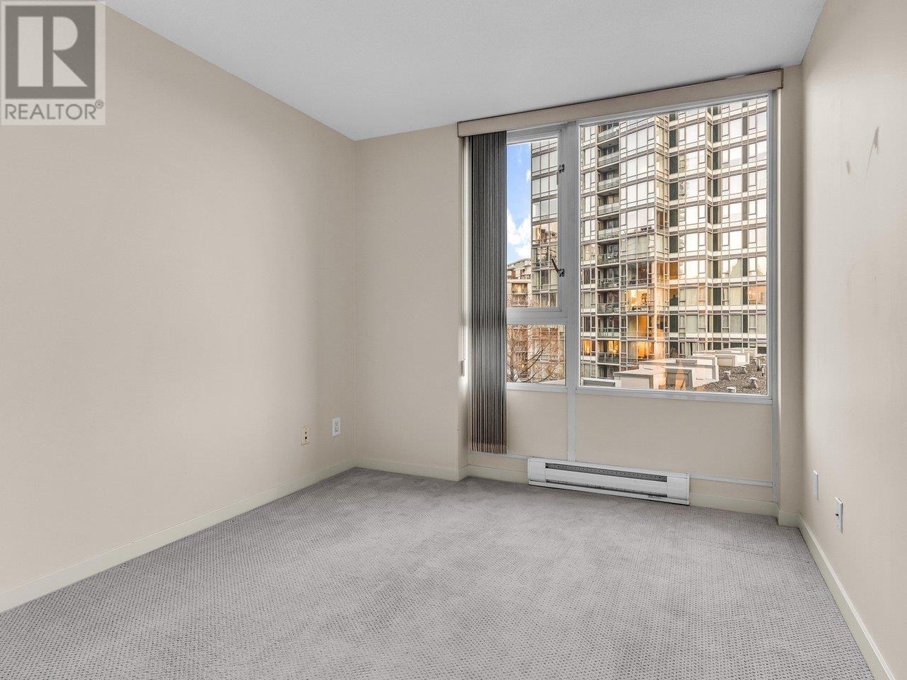 Listing Picture 22 of 37 : 702 1067 MARINASIDE CRESCENT, Vancouver / 溫哥華 - 魯藝地產 Yvonne Lu Group - MLS Medallion Club Member