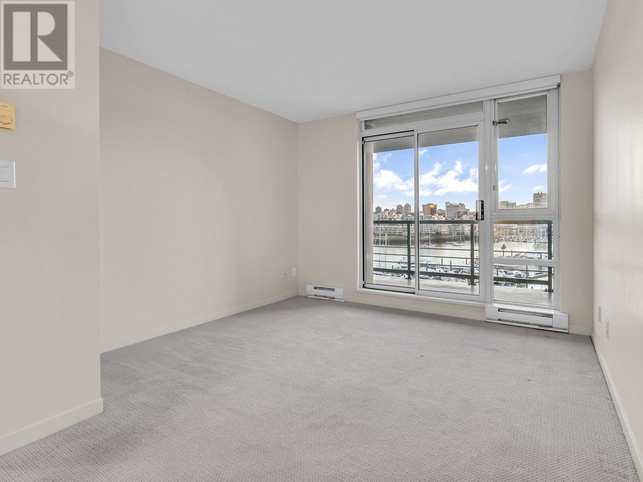 Listing Picture 19 of 37 : 702 1067 MARINASIDE CRESCENT, Vancouver / 溫哥華 - 魯藝地產 Yvonne Lu Group - MLS Medallion Club Member