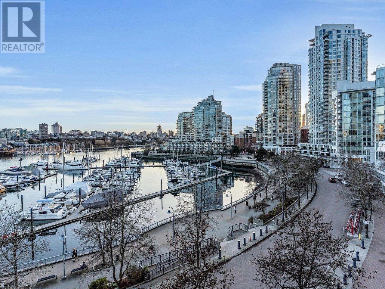 Listing Picture 8 of 37 : 702 1067 MARINASIDE CRESCENT, Vancouver / 溫哥華 - 魯藝地產 Yvonne Lu Group - MLS Medallion Club Member