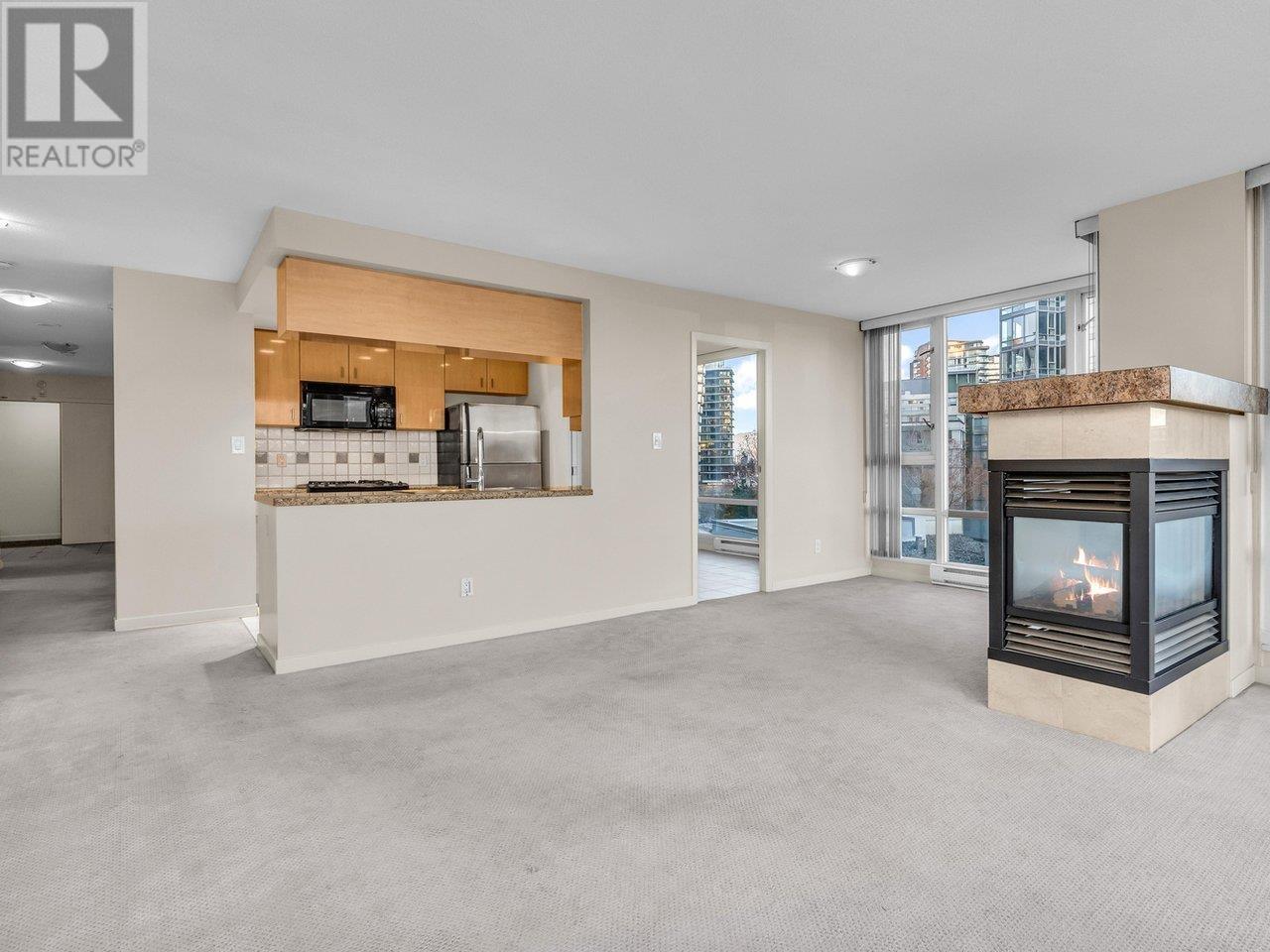 Listing Picture 13 of 37 : 702 1067 MARINASIDE CRESCENT, Vancouver / 溫哥華 - 魯藝地產 Yvonne Lu Group - MLS Medallion Club Member