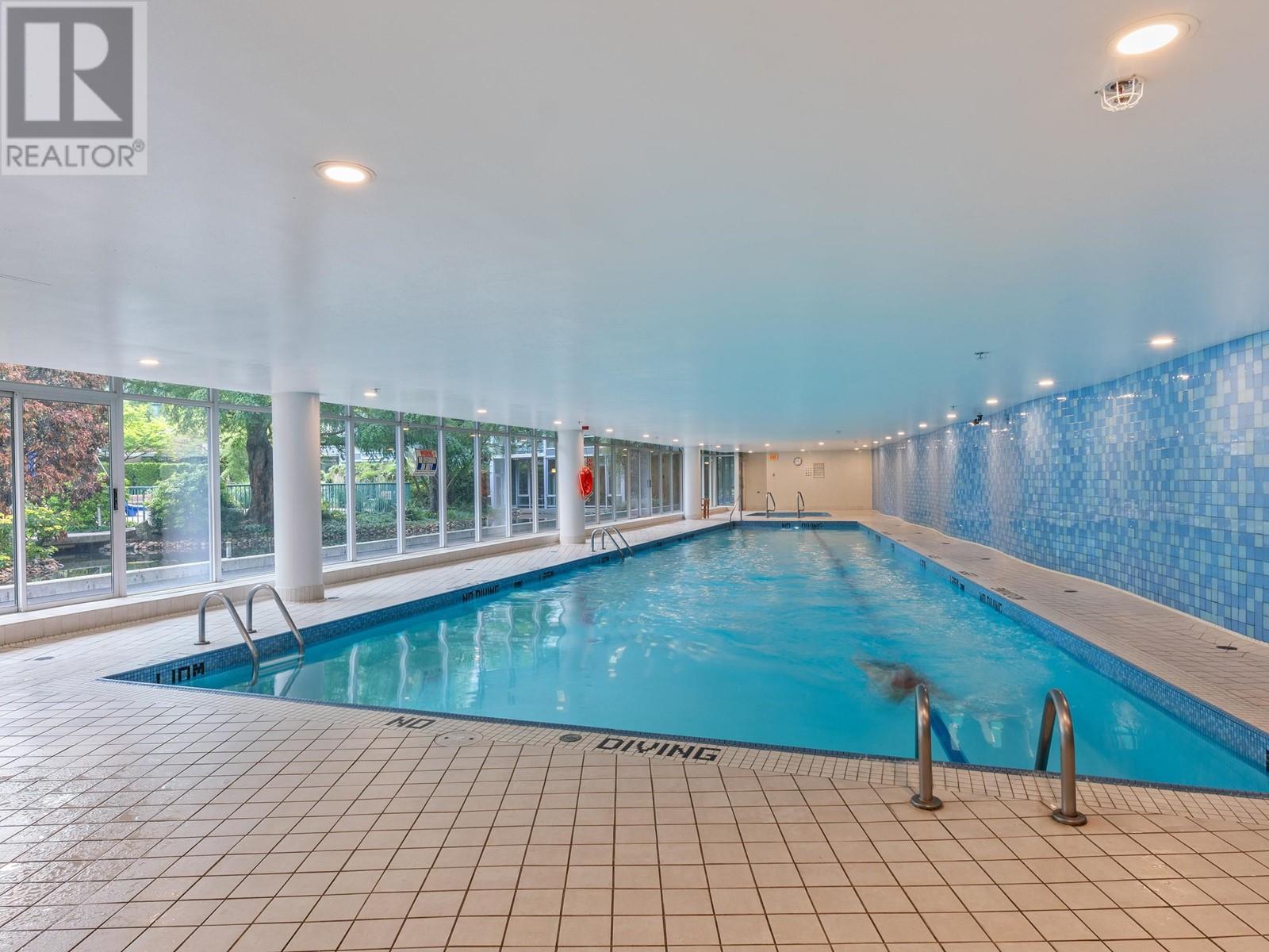 Listing Picture 32 of 37 : 702 1067 MARINASIDE CRESCENT, Vancouver / 溫哥華 - 魯藝地產 Yvonne Lu Group - MLS Medallion Club Member