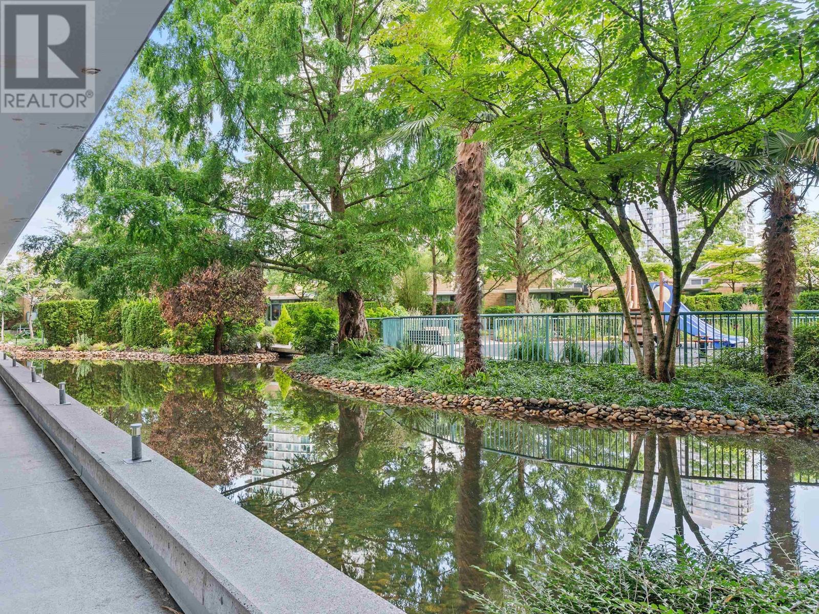 Listing Picture 35 of 37 : 702 1067 MARINASIDE CRESCENT, Vancouver / 溫哥華 - 魯藝地產 Yvonne Lu Group - MLS Medallion Club Member