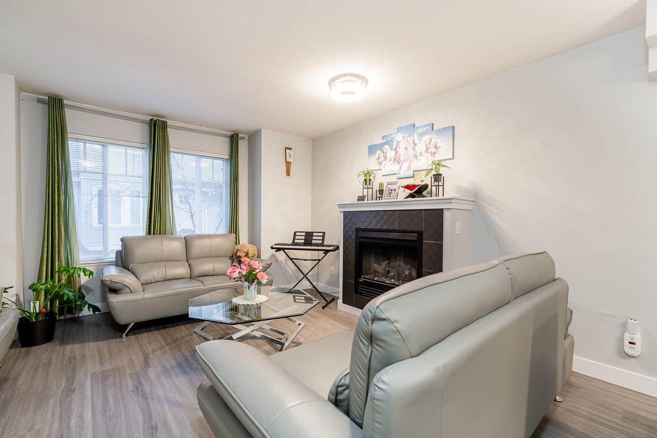 118 12711 64 Avenue, Surrey, British Columbia  V3W 1X1 - Photo 2 - R2974409