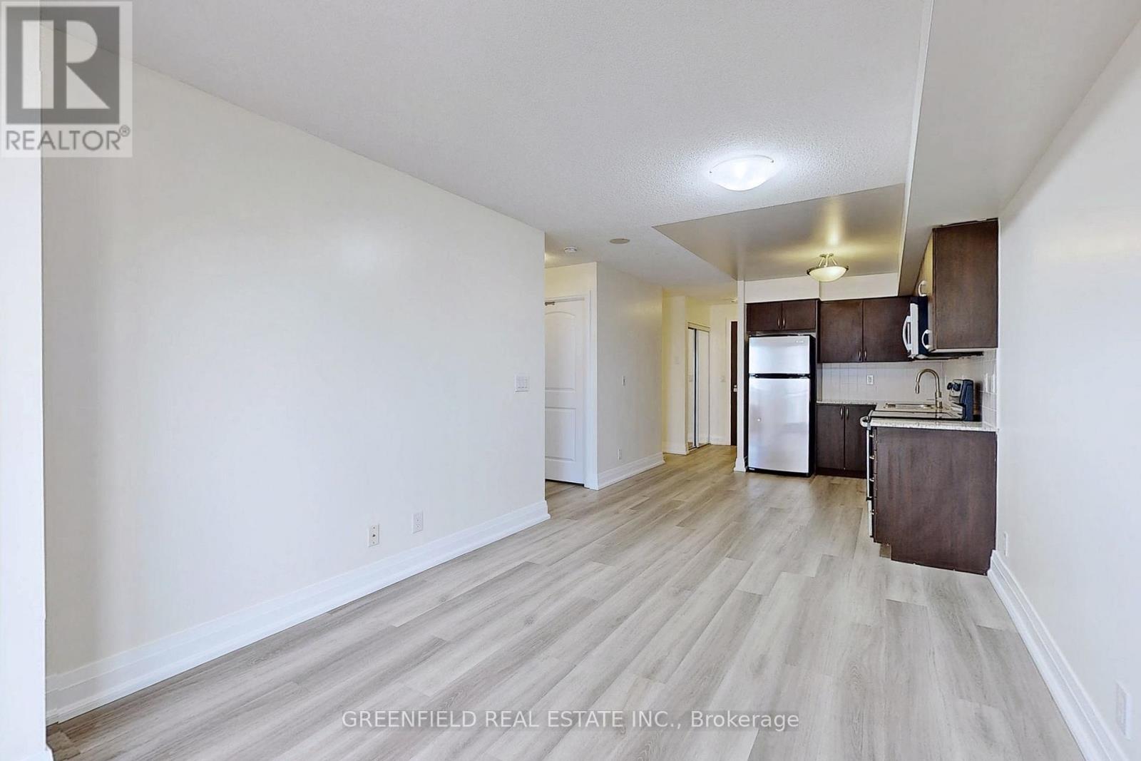 604 - 1 De Boers Drive, Toronto, Ontario  M3J 0G6 - Photo 5 - W12008094