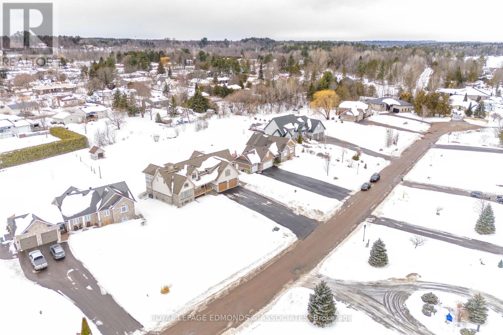 14 FAIRWAY DRIVE N Petawawa