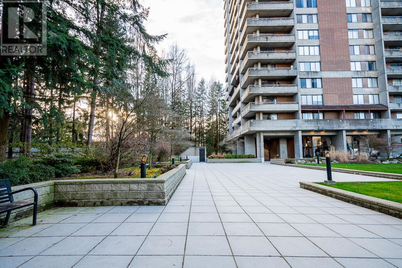 701 3737 Bartlett Court, Burnaby, British Columbia  V3J 7E3 - Photo 2 - R2975144
