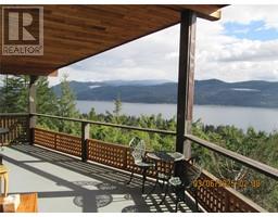 5305 Meadow Creek Crescent North Shuswap