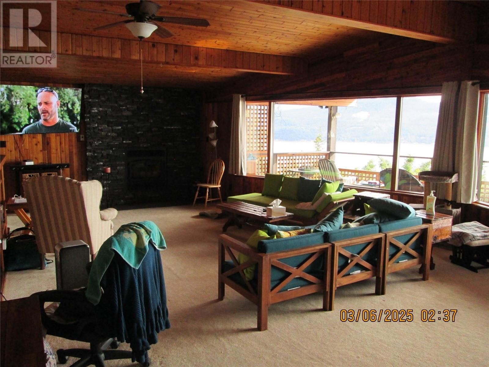 Property at 5305 Meadow Creek Crescent image 1