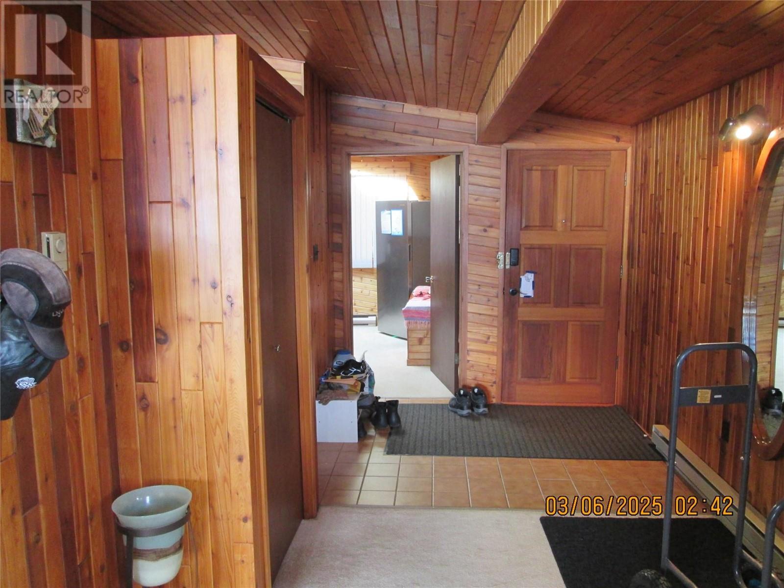 Property at 5305 Meadow Creek Crescent image 4