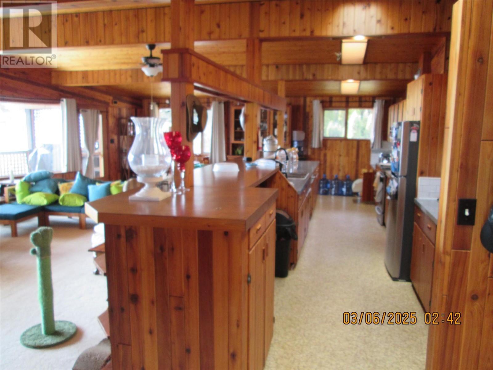 Property at 5305 Meadow Creek Crescent image 3