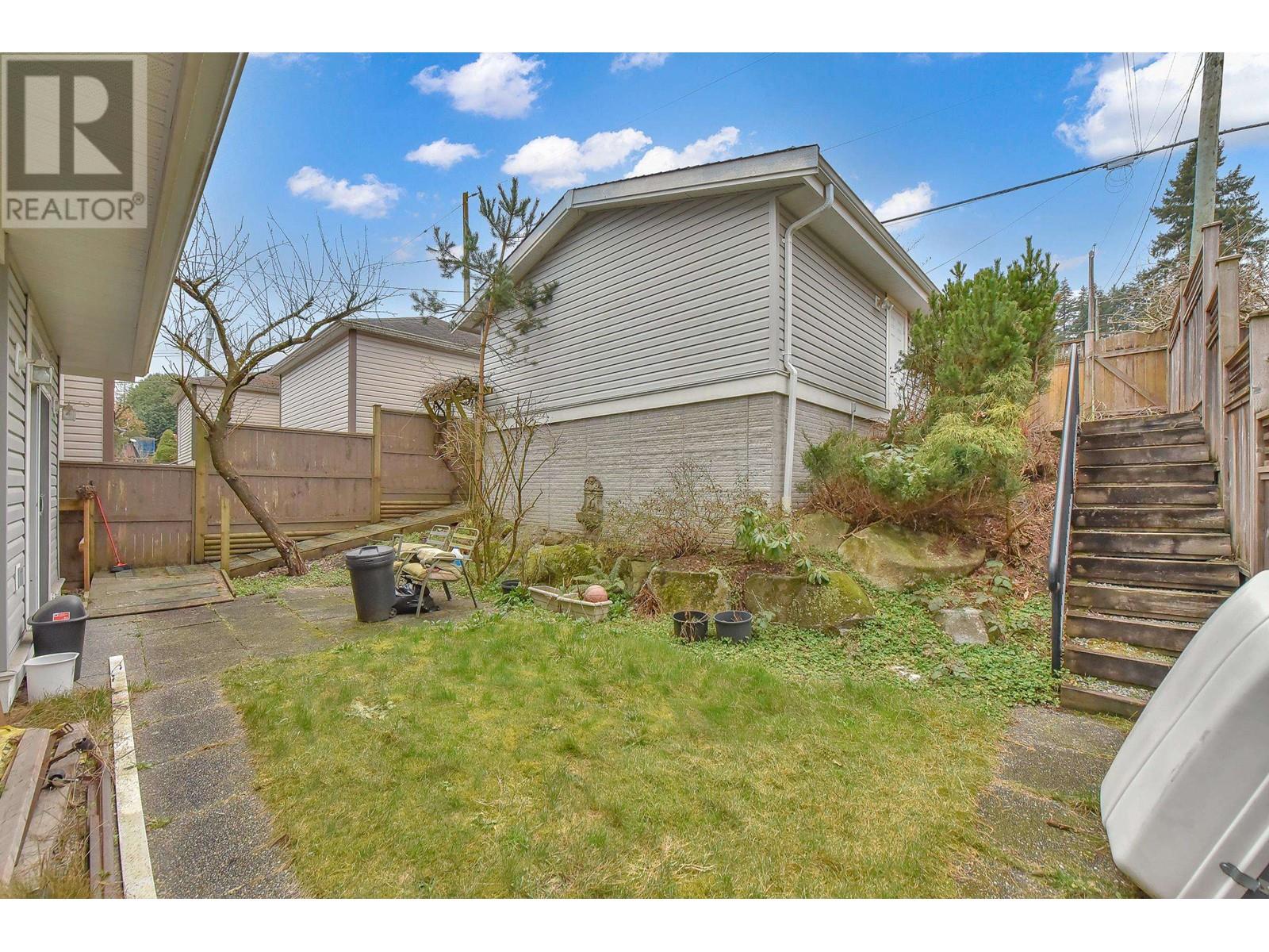 1864 Pitt River Road, Port Coquitlam, British Columbia  V6B 6H4 - Photo 16 - R2974713