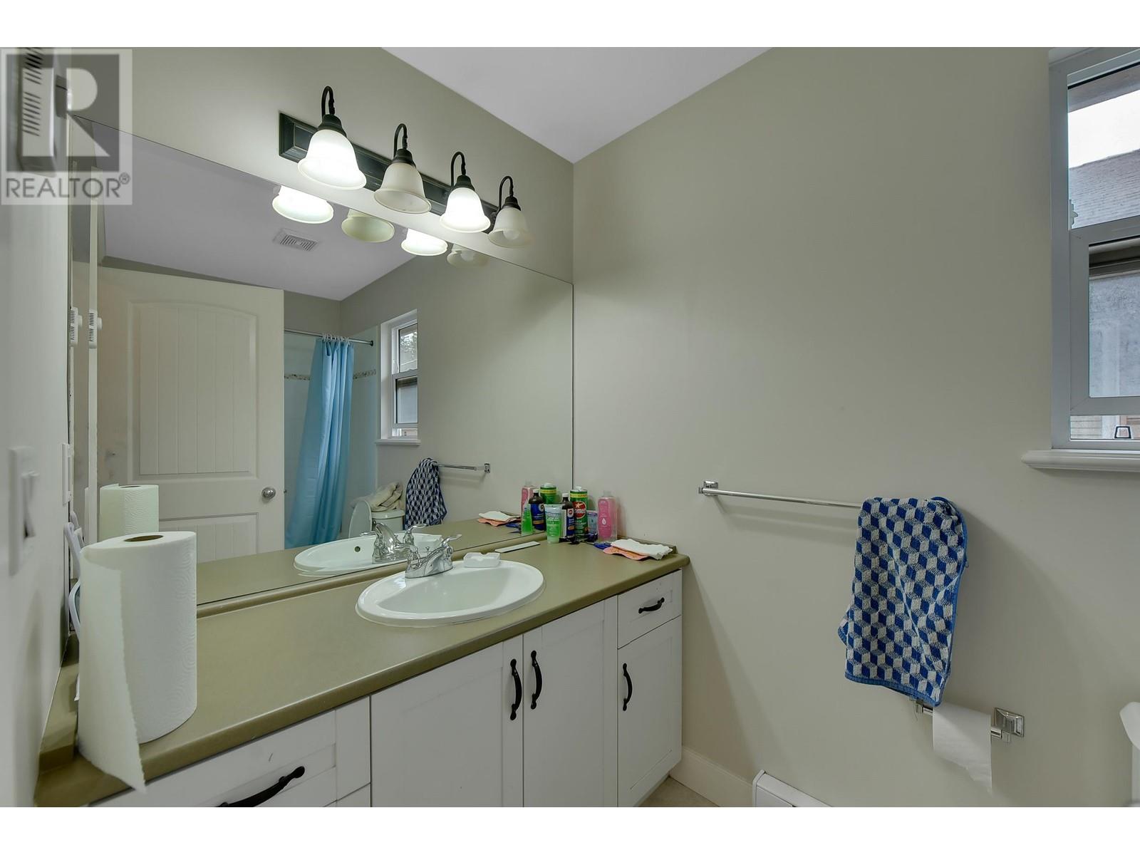 1864 Pitt River Road, Port Coquitlam, British Columbia  V6B 6H4 - Photo 22 - R2974713