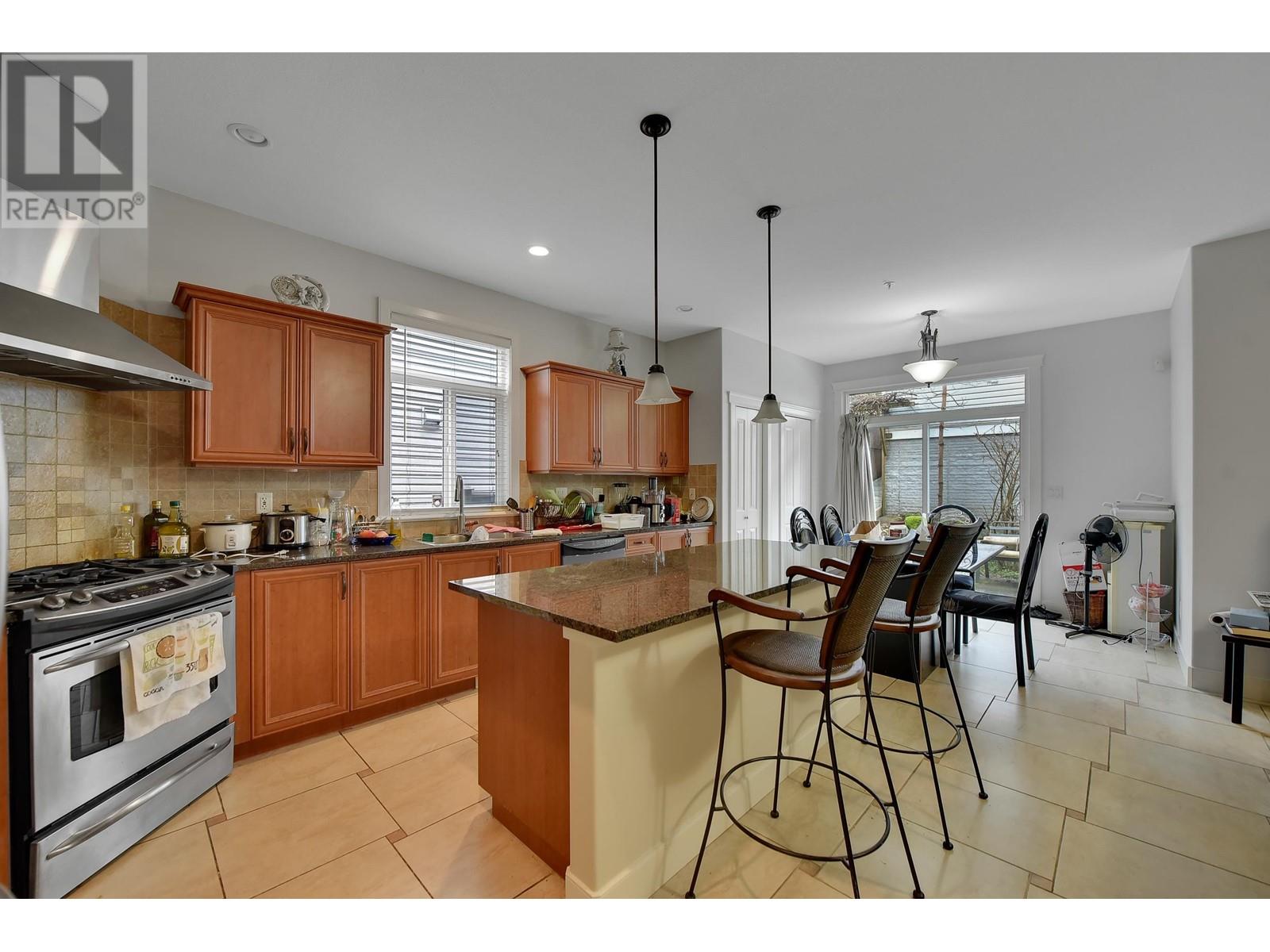 1864 Pitt River Road, Port Coquitlam, British Columbia  V6B 6H4 - Photo 6 - R2974713