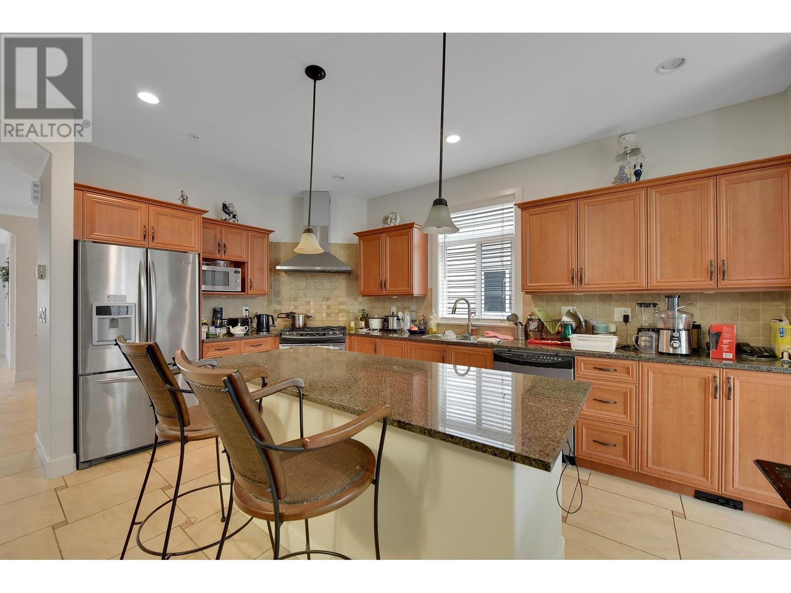 1864 Pitt River Road, Port Coquitlam, British Columbia  V6B 6H4 - Photo 8 - R2974713